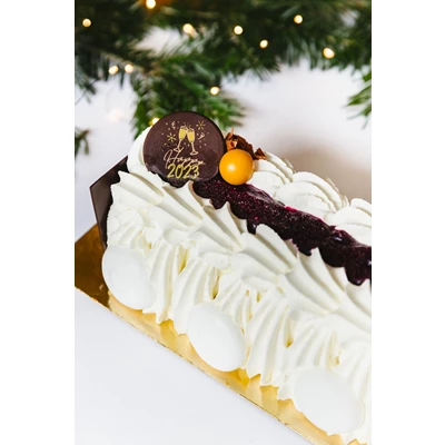 Buche-met-gleuf-vruchtencoulis